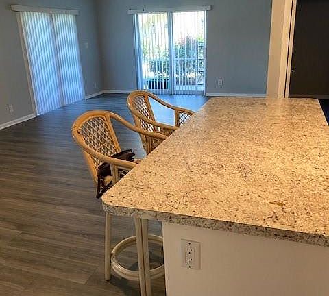 4th image of 248 Palm Dr APT 7