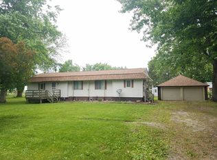 450 W Roney St, Dalton City, IL 61925