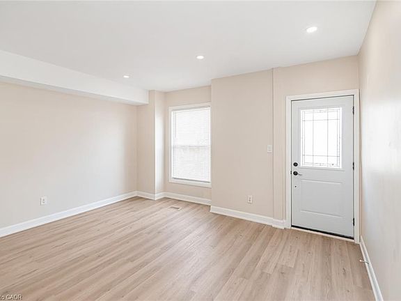 5th image of 60 Keith St