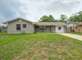1835 Dellhaven Dr, San Antonio, TX 78220