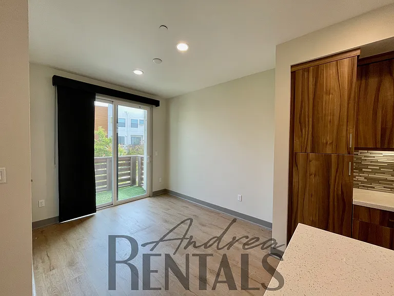 1409 Prescott St — Photo 6