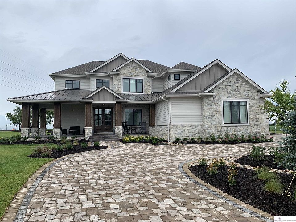 1st image of 19202 Grande Ave Cir