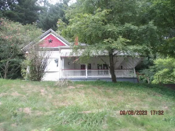 512 Pleasantview Ave, Nelsonville, OH 45764