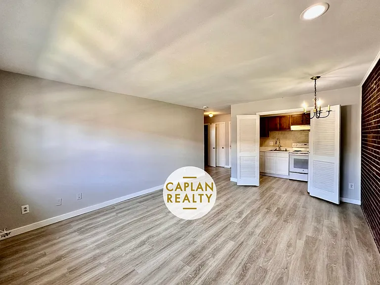 170 Canton St #G — Photo 2