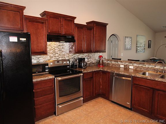 2nd image of 8629 S 261st East Ave