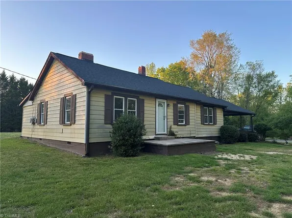 3749 Old Greensboro Rd, Thomasville, NC 27360
