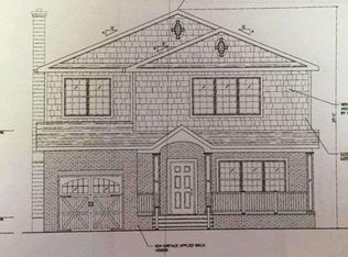 14 Herkomer Street, New Hyde Park, NY 11040