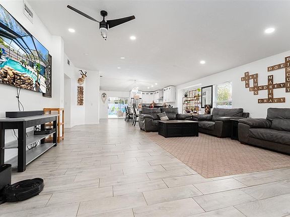 5th image of 10727 Deepbrook Dr