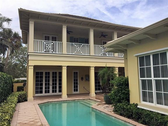 3rd image of 204 Coconut Creek Ct