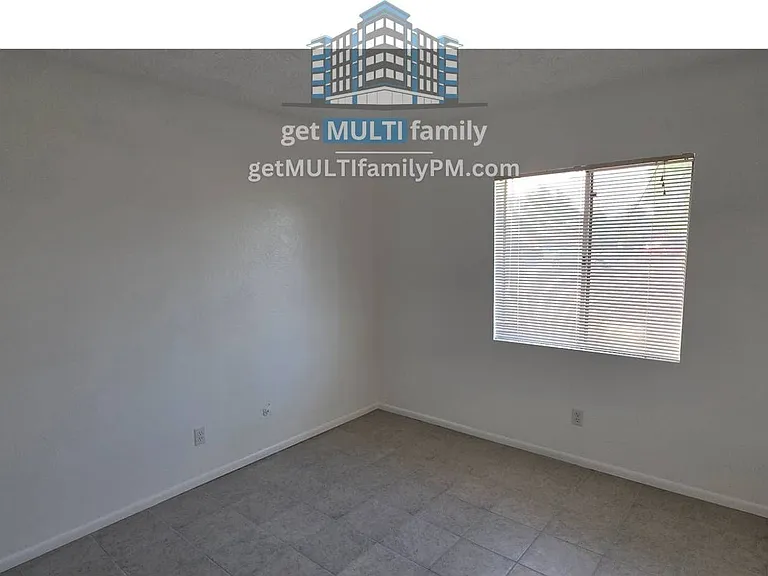 2514 N 49th St #2 — Photo 10