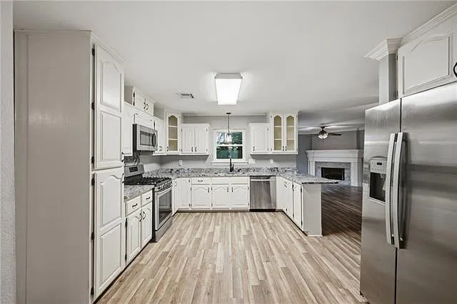3 bed, 2.0 bath, 1440 sqft, $1,800 — Photo 3