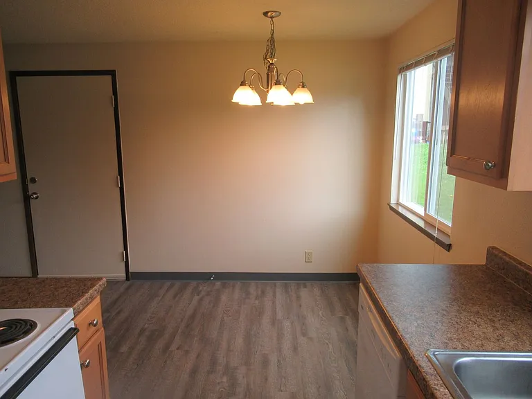 Downstairs Two Bedroom Apartment with Garage — Photo 19