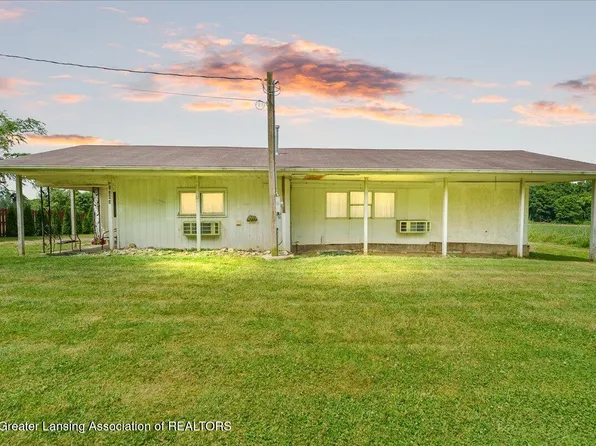 2243 Hubbard Rd, Charlotte, MI 48813