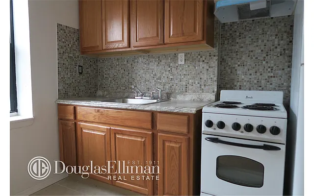 Rented by Douglas Elliman | media 14