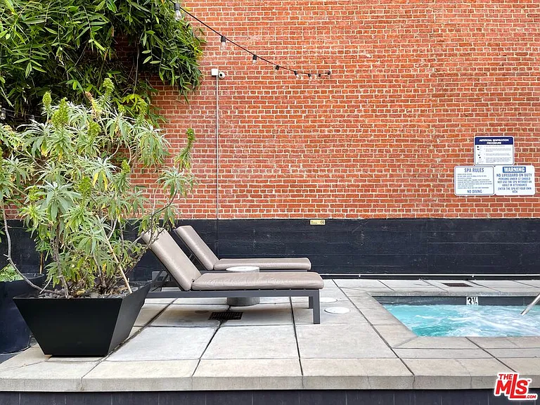 460 S Spring St #512 — Photo 38