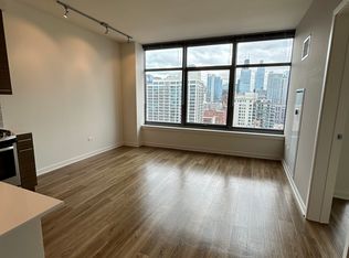 313 W Chestnut St #1012, Chicago, IL 60610