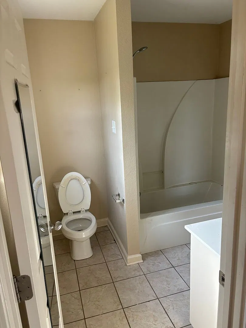 Charming 3-Bedroom Home with Fireplace and Fenced Backyard in Austin, Arkansas! Section 8 Welcome! — Photo 2