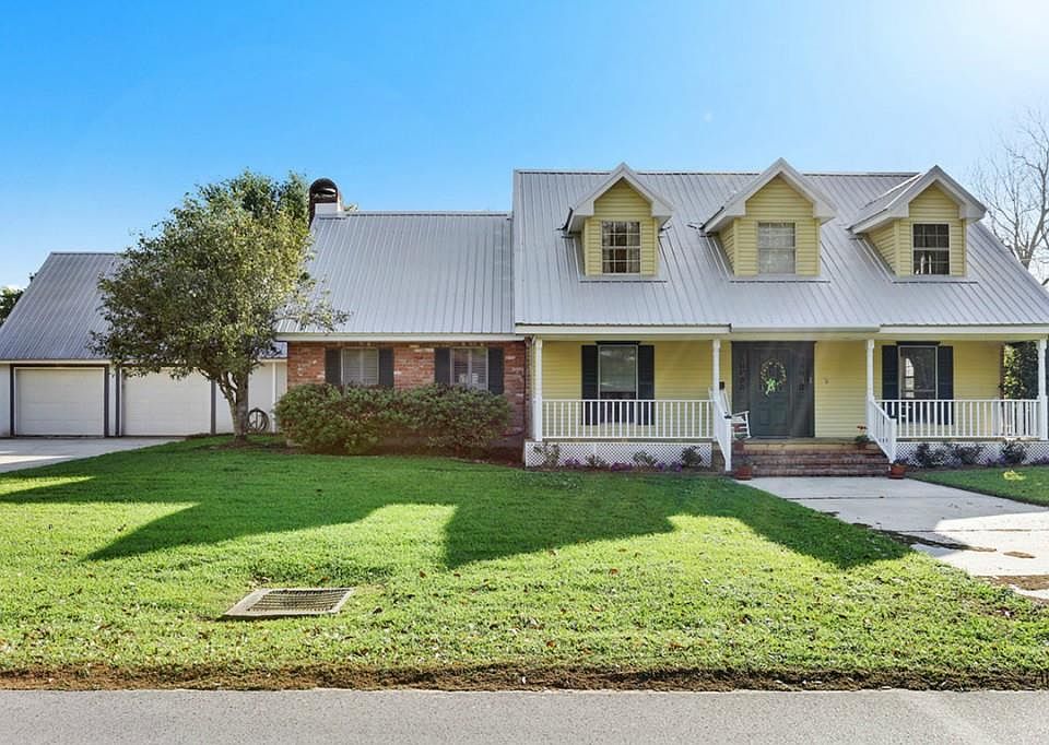 1st image of 306 Camelia Ave