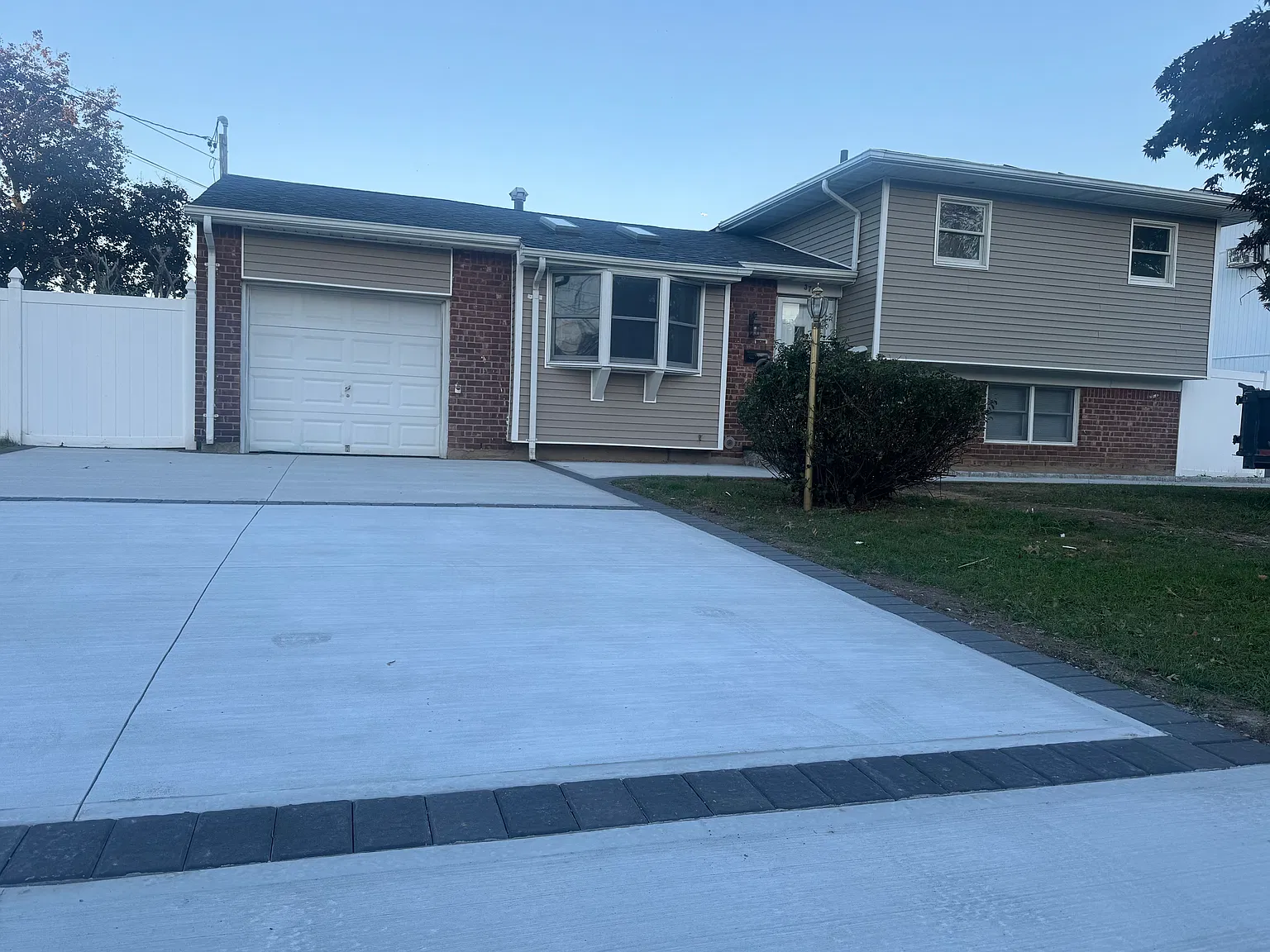 4 bed, 2450 sqft, $4,500 — Photo 2