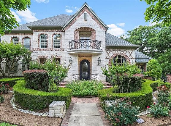 3rd image of 312 Oldenwood Ct