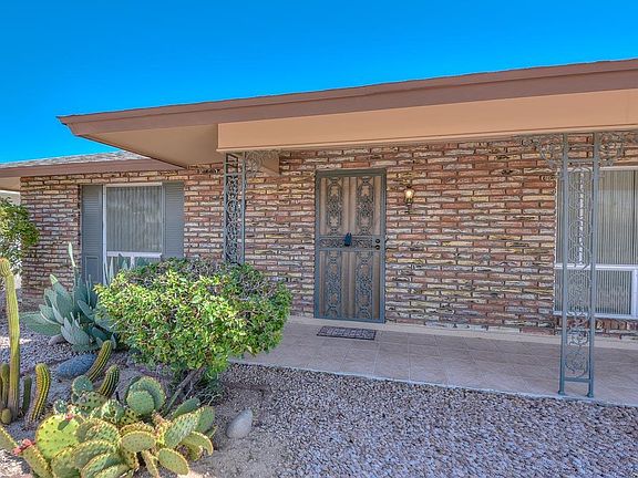 2nd image of 10521 W Kingswood Cir