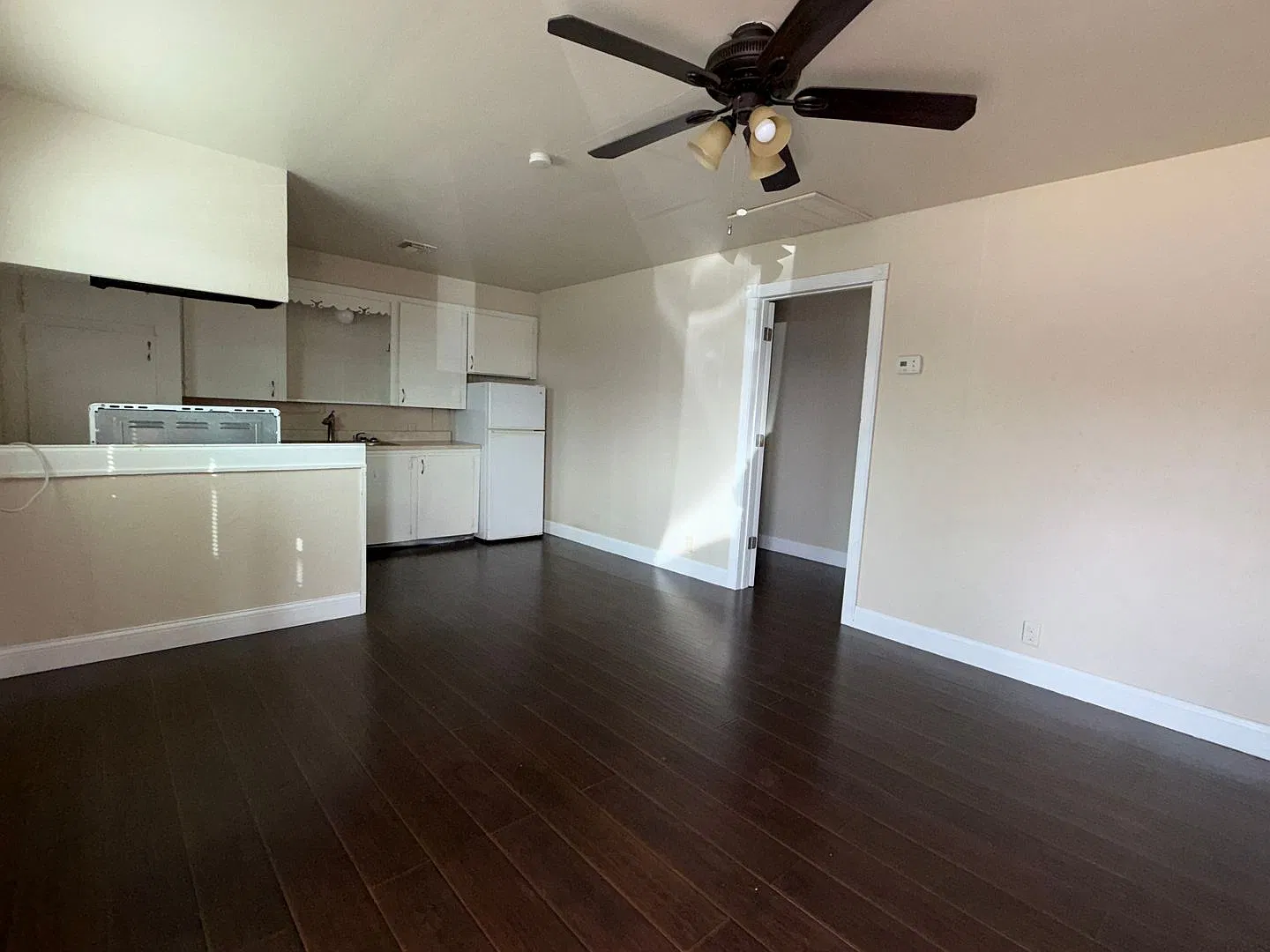 9 NW 13th- available now! — Photo 2