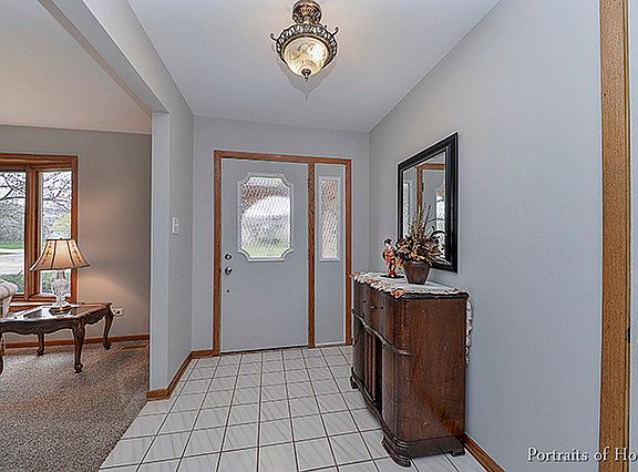 2nd image of 8121 Meadowwood Ave