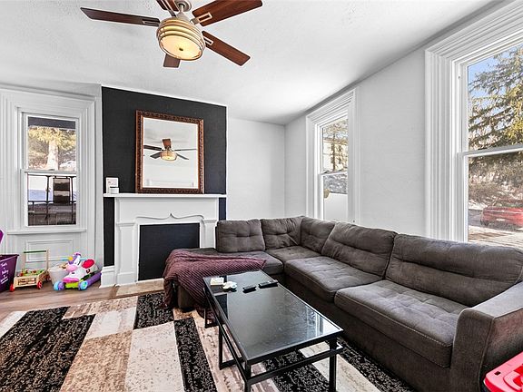 3rd image of 299 Mount Royal Blvd