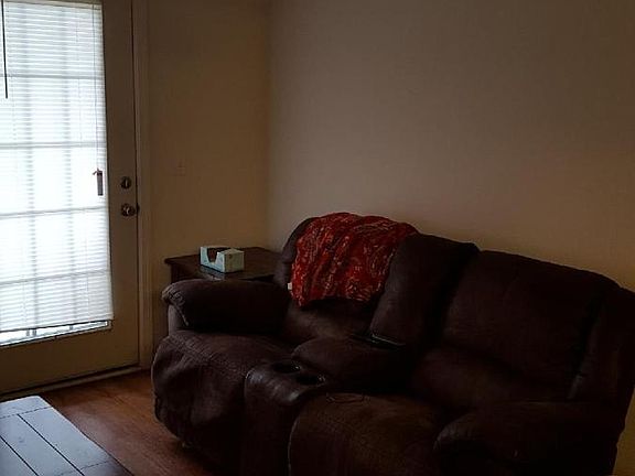 2nd image of 1105 Scenic View Dr