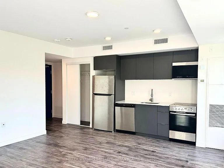 325 University Ave W #112 — Photo 1