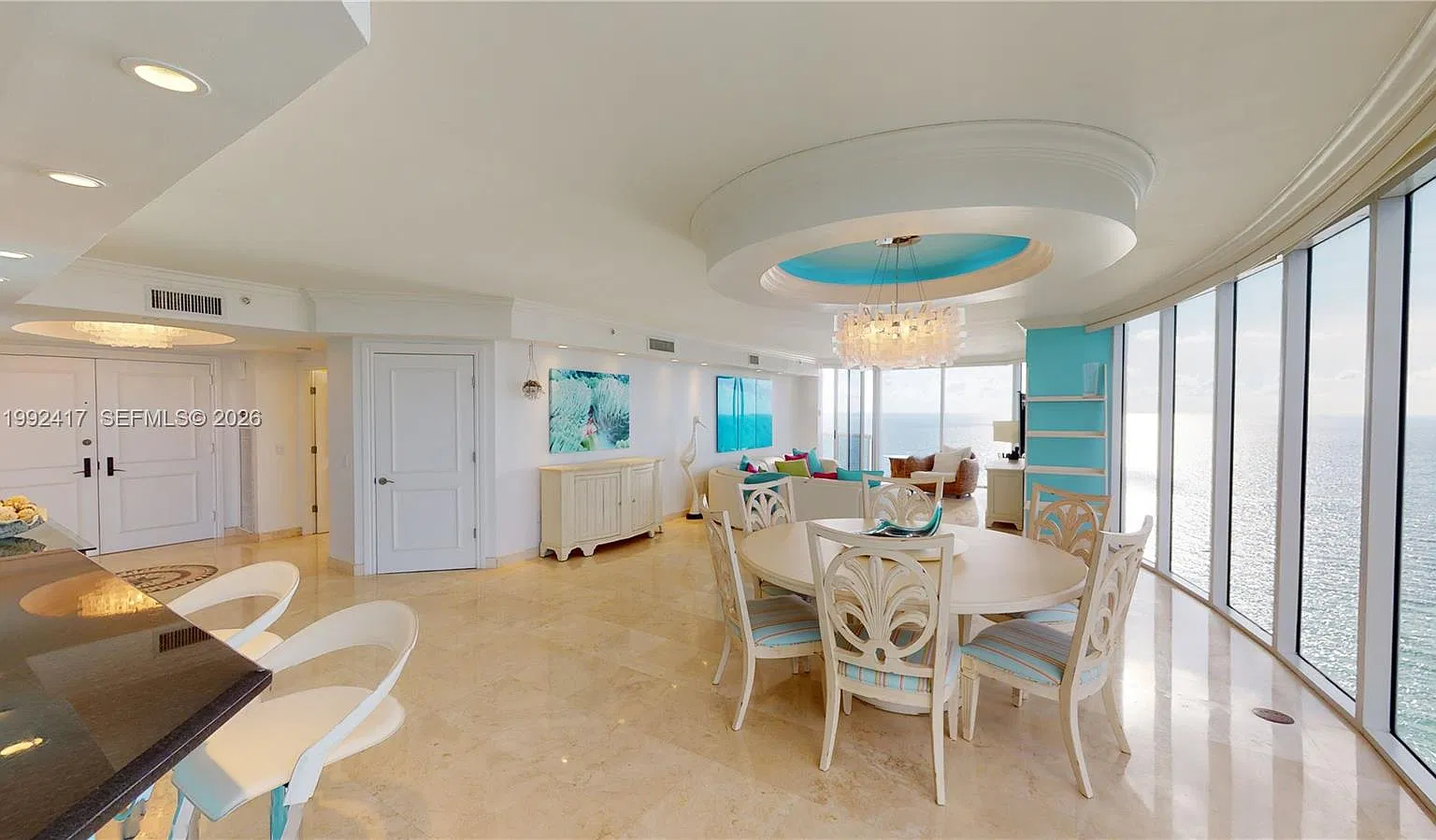 The Pinnacle Condo — Photo 1