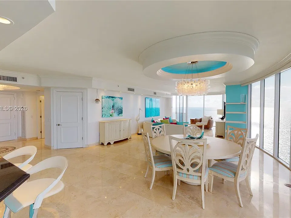 17555 Collins Ave #2601