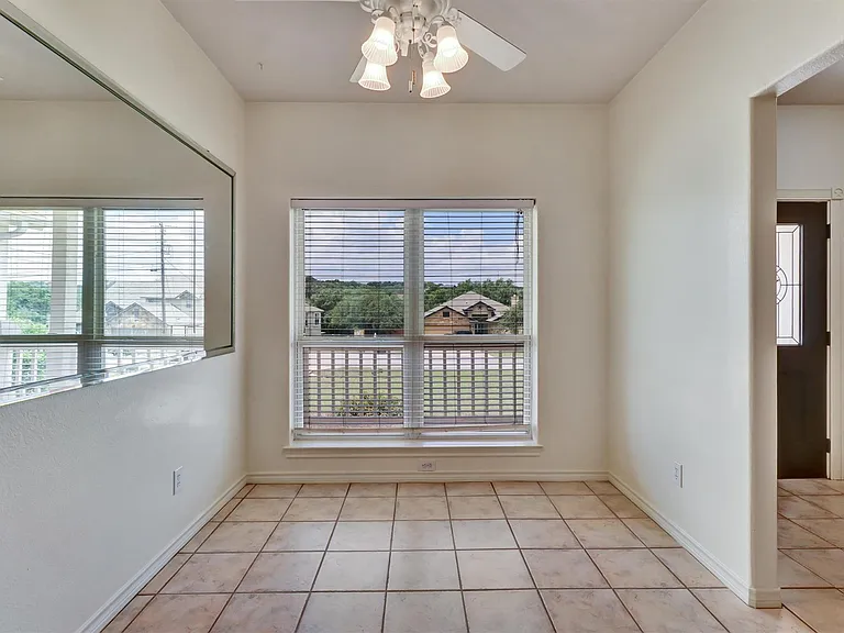 203 Dunkeld Dr — Photo 16