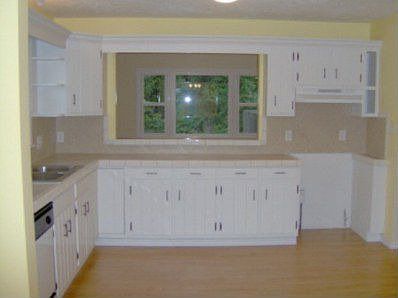 3rd image of 265 Hillcrest Cir