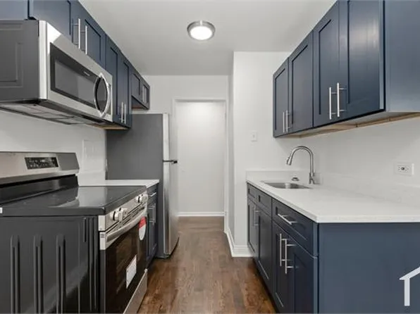 8039 S King Dr APT 303, Chicago, IL 60619