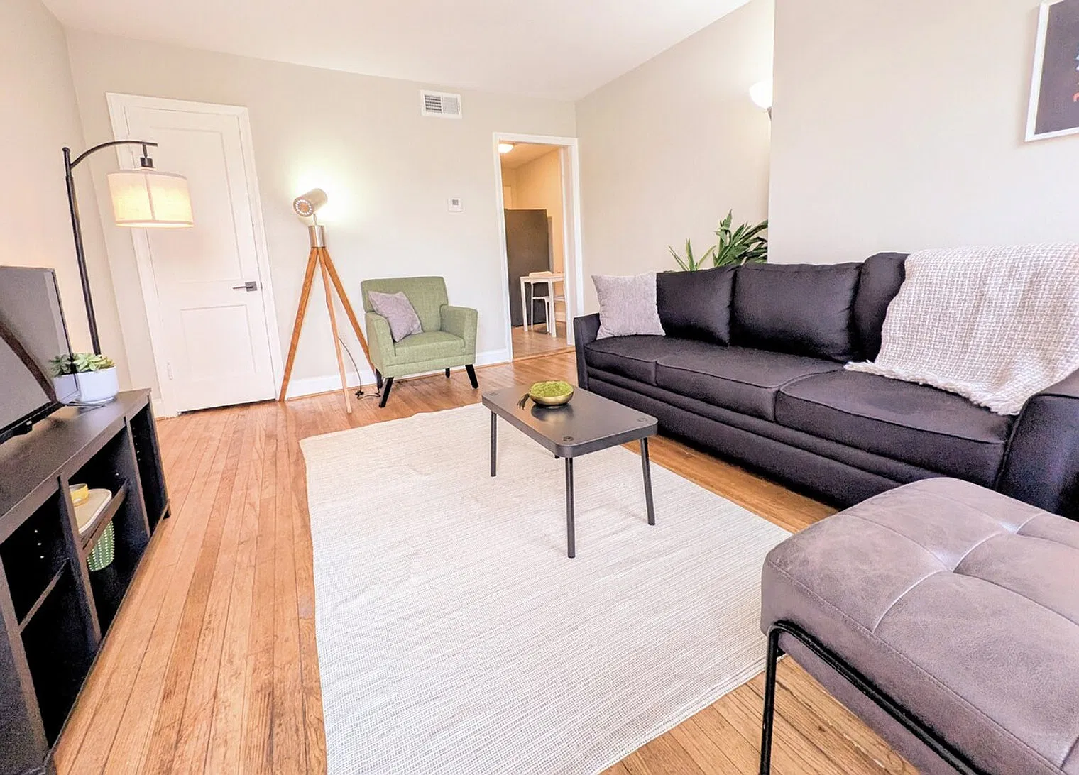 1 bed, 1.0 bath, $2,937 — Photo 1
