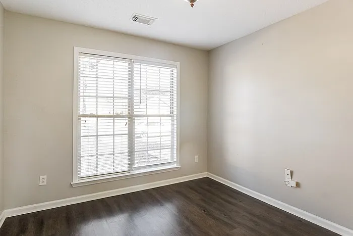 10124 Chandlers Xing — Photo 8