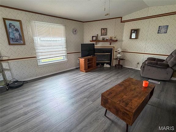 4th image of 22574 Lake Westside Ln