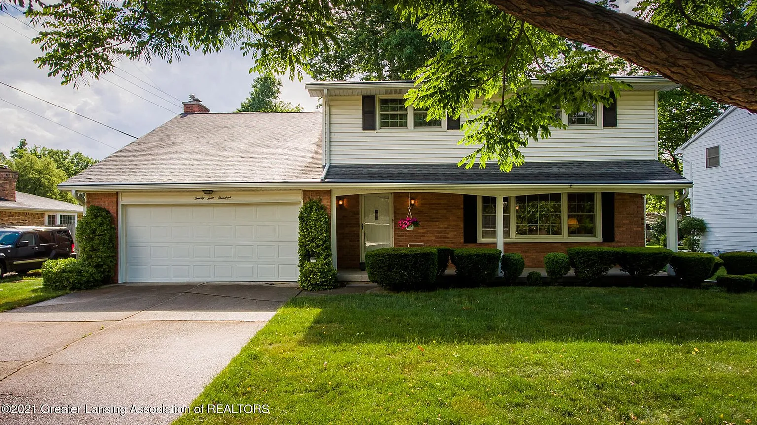 2400 Wellesley Dr photo 1