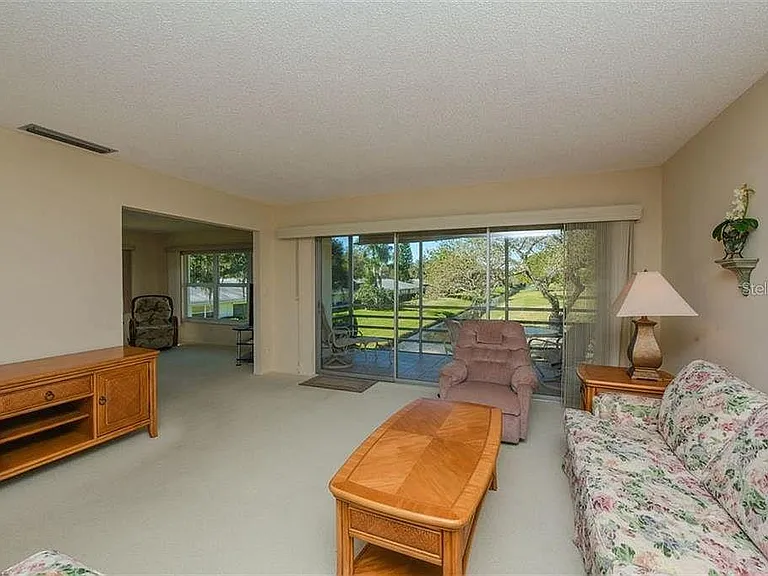 7880 Palm Aire Ln #201 — Photo 8