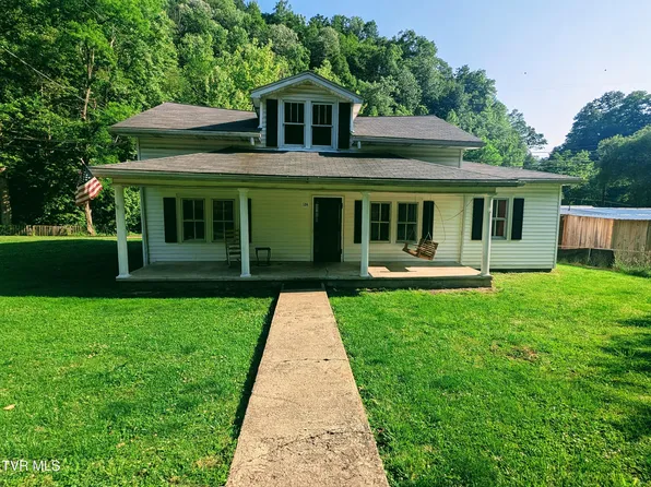 124 Garmon Sutherland St, Haysi, VA 24256