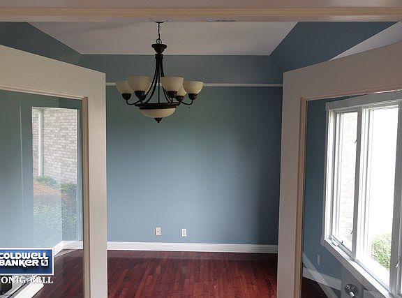5th image of 2942 Hickory Ln