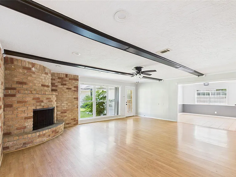 1107 Verret Ln — Photo 4
