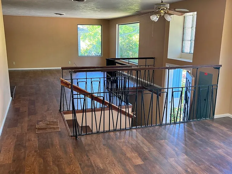 1990 Graham Dr — Photo 18