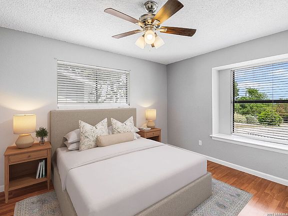 2nd image of 113 E View Point