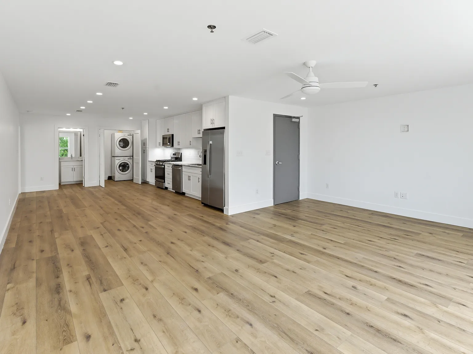 1 bed, 1.5 bath, 1394 sqft, $2,500 — Photo 2