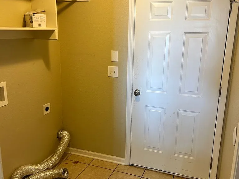 2705 Kathie Dr — Photo 8