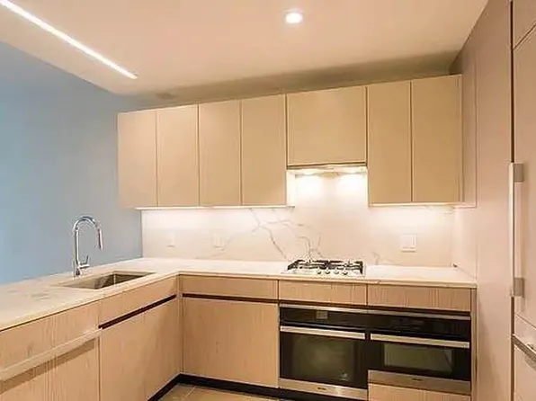 133-27 39th Avenue image 8 of 18