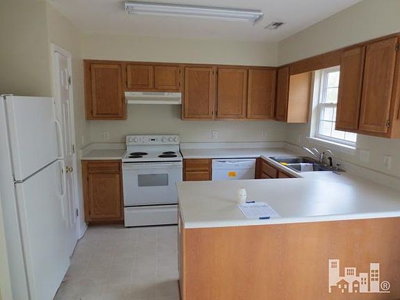 5th image of 721 Brewster Ln