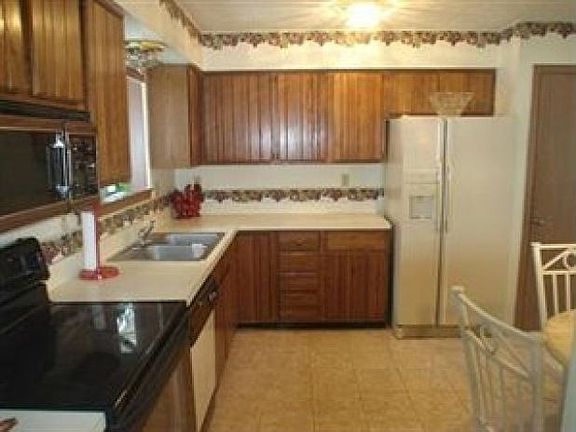 4th image of 4926 Lindsey Ln